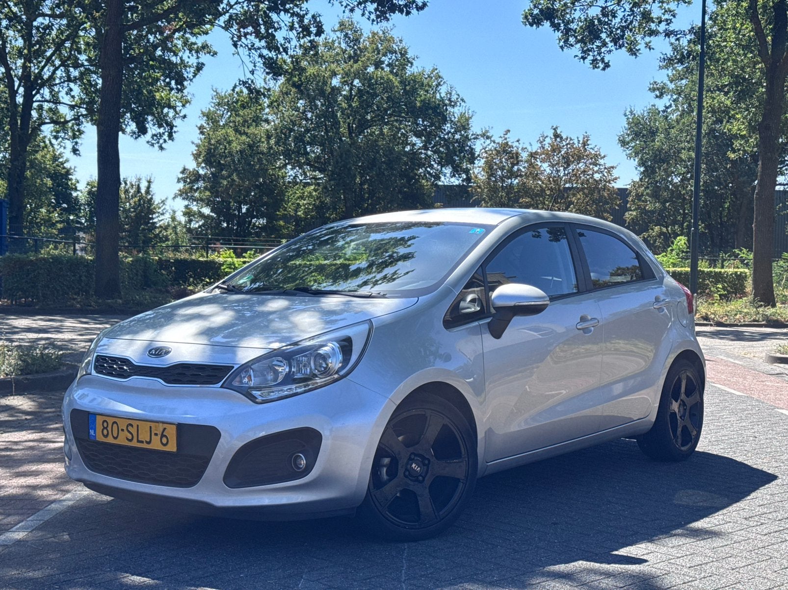 Kia Rio 1.2 I 5DRS 2012 Grijs VOL ONDERHOUDEN| AIRCO IJSKOUD, Auto's, Kia, 450 kg, 40 €/maand, 4 cilinders, Origineel Nederlands