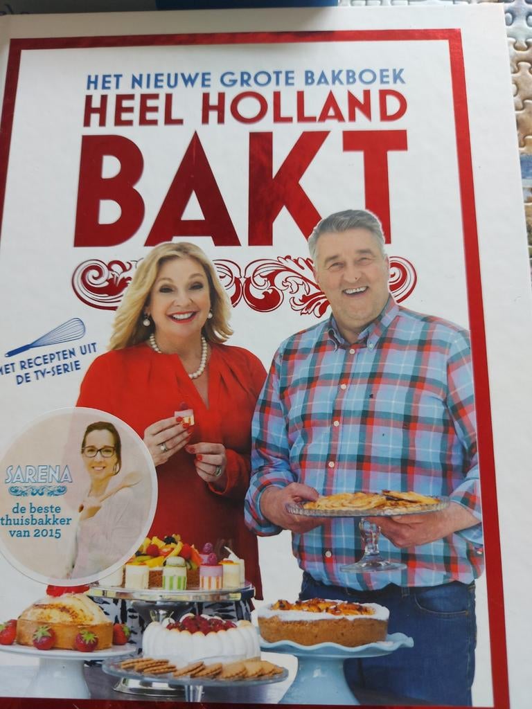 Het Nieuwe Grote Bakboek Heel Holland Bakt, Taart, Gebak en Desserts, Ophalen of Verzenden, Zo goed als nieuw, Nederland en België