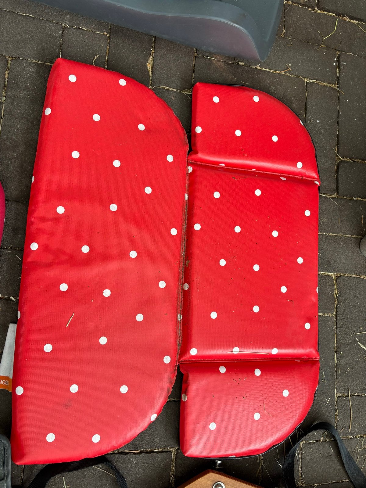 Origineel Babboe kussen voor op bankje - Rood met stippen, Ophalen, Gebruikt