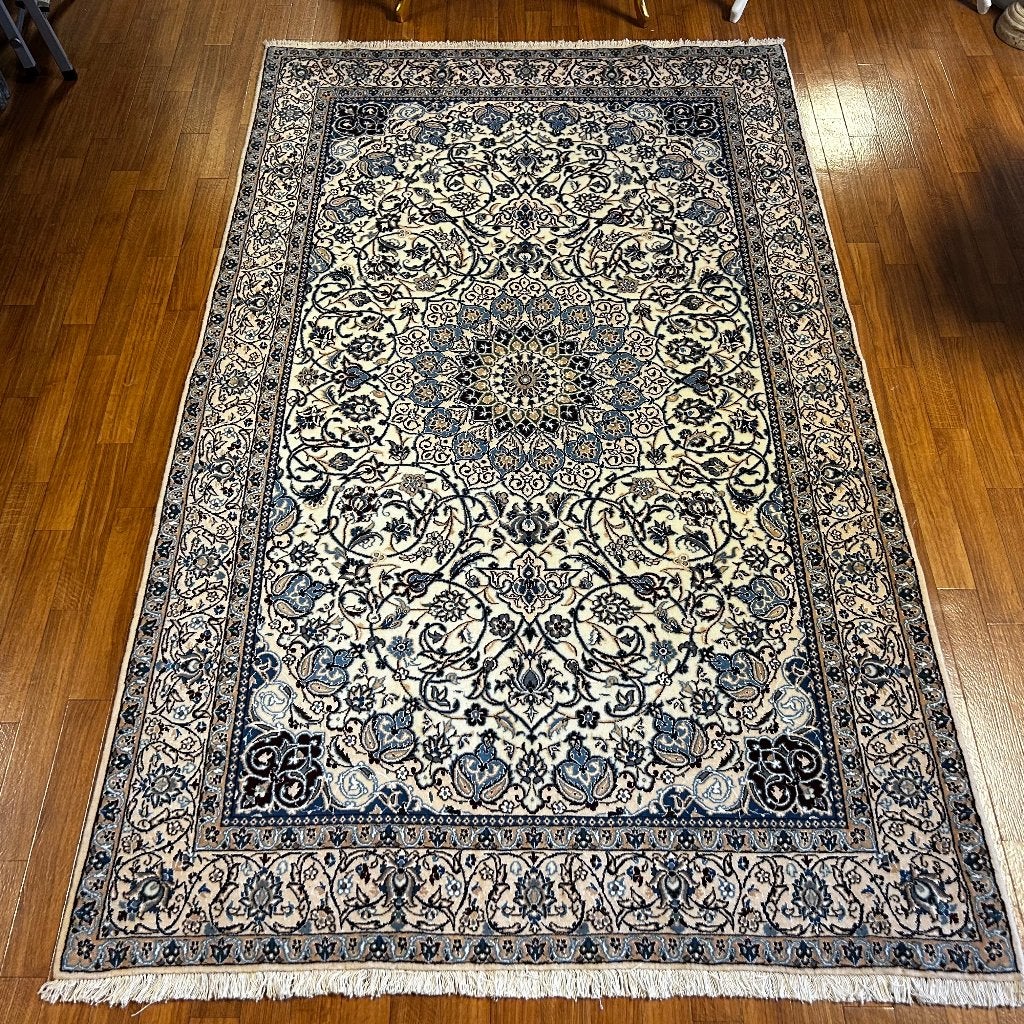 perzisch tapijt nain met zijde 255 x 155 cm - Gratis bezorgd, Huis en Inrichting, TTM Wonen, Meubels – (Perzische) Tapijten en Woonaccessoires