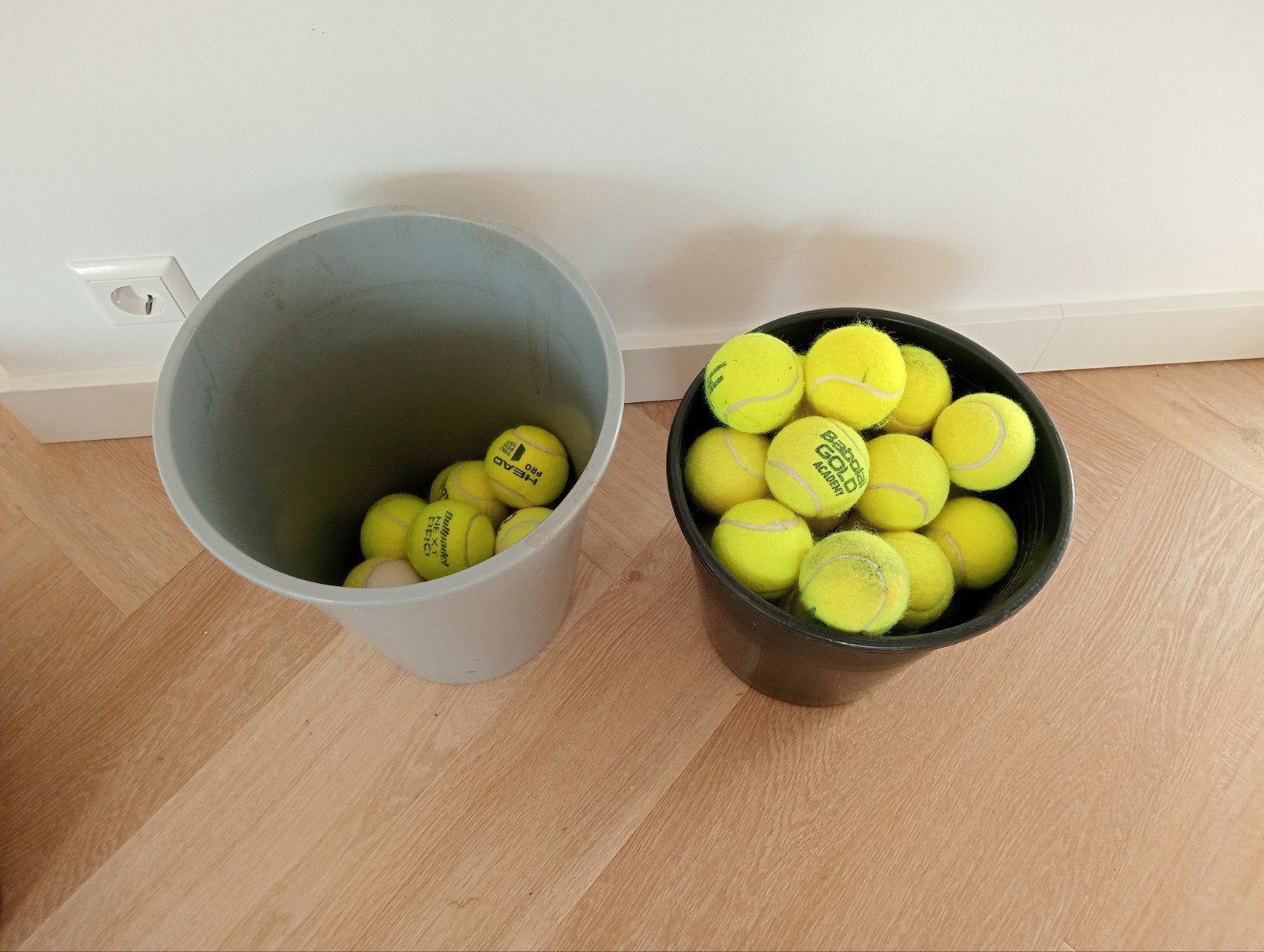 gebruikte padel en tennisballen -  4 voor 1€  leuk voor hond, Ophalen of Verzenden, Zo goed als nieuw, Hondenballen