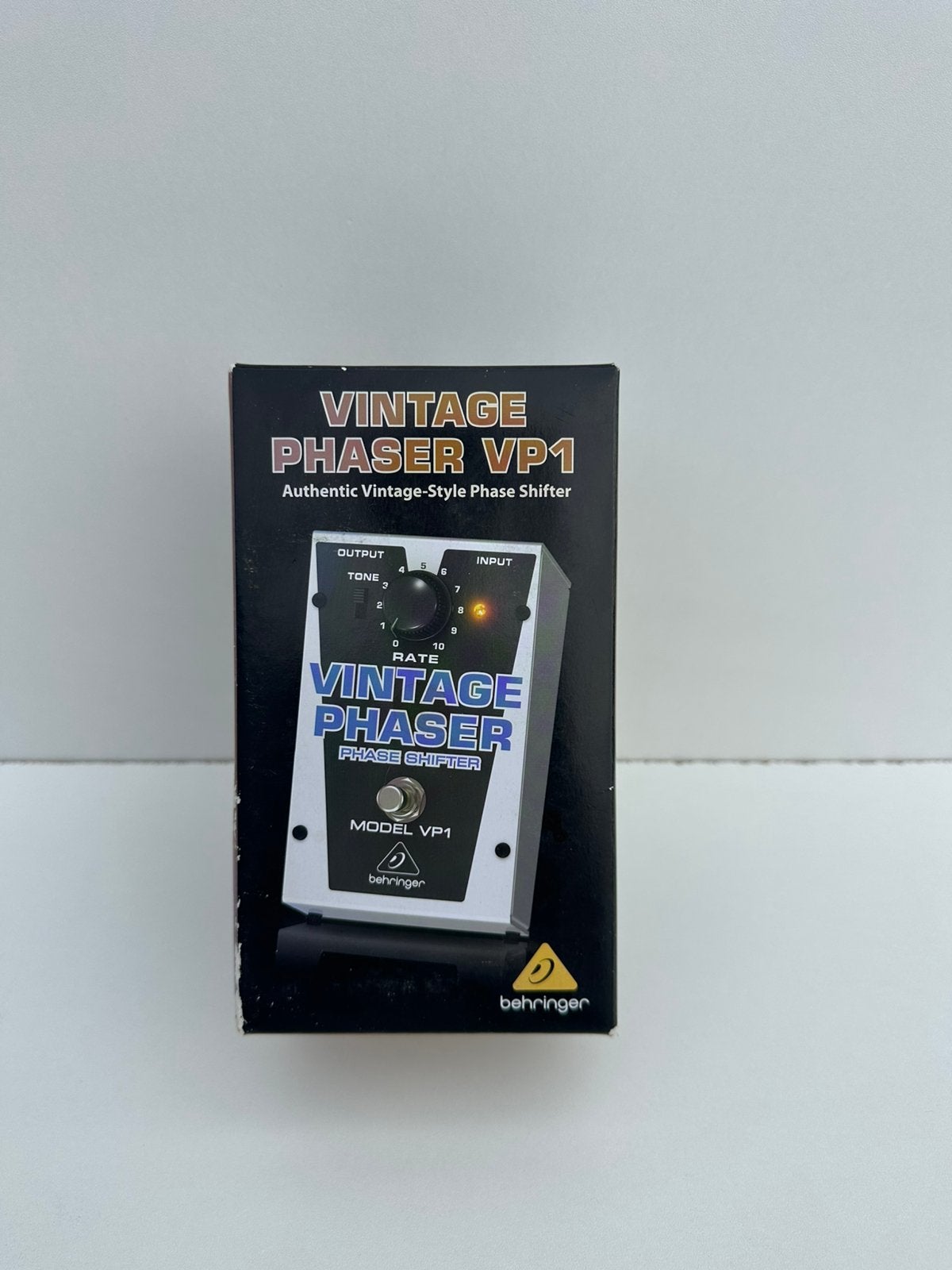 Behringer VP1 Vintage Phaser effectpedaal – nieuwstaat, Muziek en Instrumenten, Effecten, Ophalen of Verzenden, Zo goed als nieuw