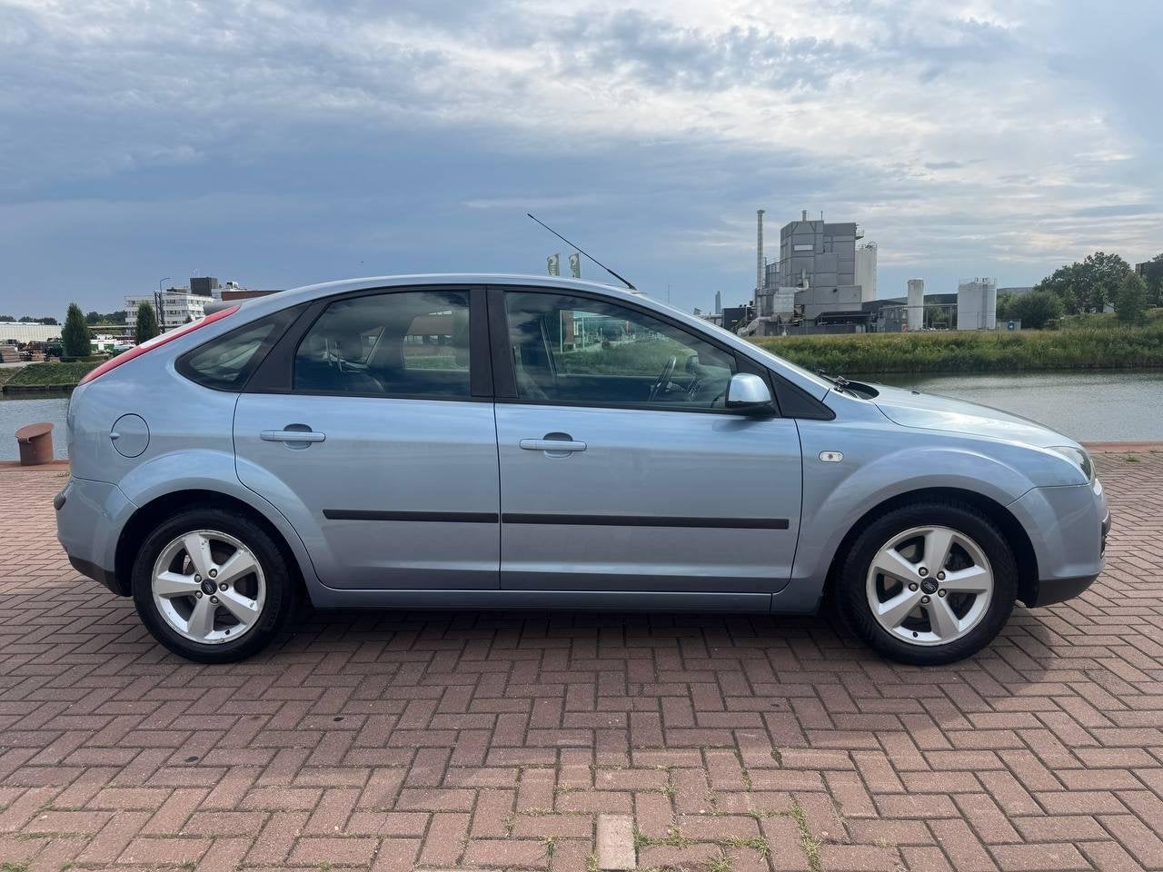 Foto 8 van Ford Focus 1.6-16V Futura
