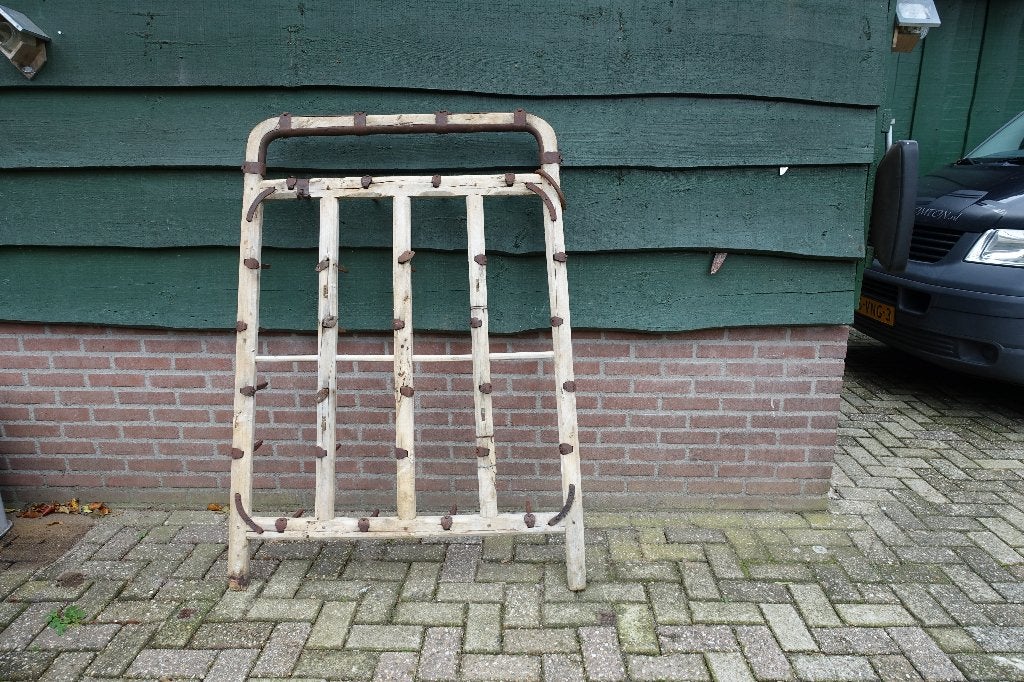 Eg, originele oude houten eg met ijzeren pinnen, KIJK NU!, Antiek en Kunst, Ophalen