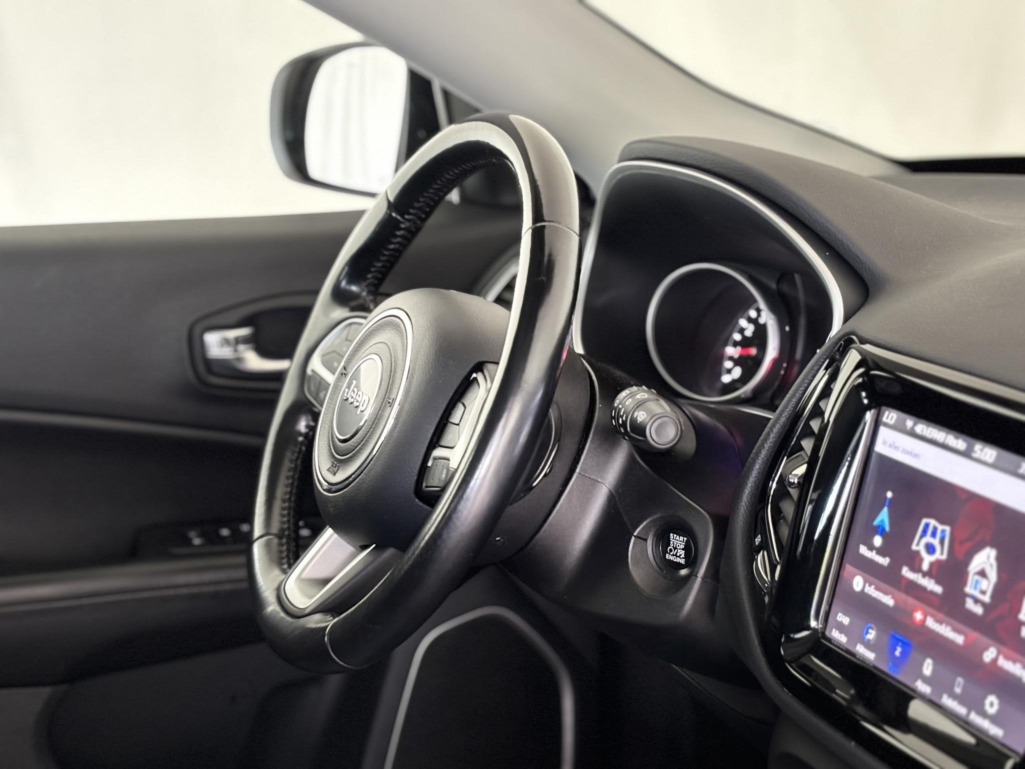 Jeep Compass 1.3T Night Eagle Liberty Edition | Apple/Androi, Auto's, 4 cilinders, 150 pk, Leder en Stof, Wit