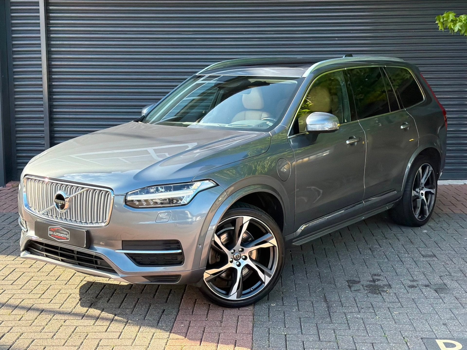 Volvo XC90 2.0 T8 Twin Engine AWD Inscription Bowers&Wilkins, Gebruikt, 1969 cc, 7 stoelen, Bedrijf