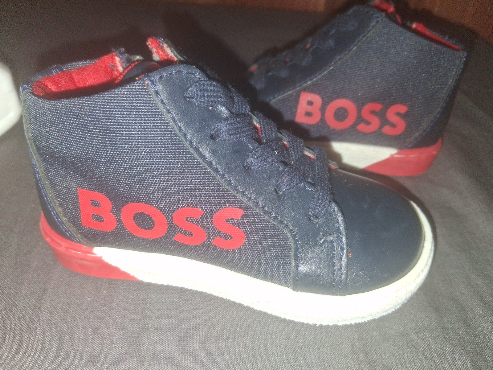 BOSS babyschoentjes - Donkerblauw met rood, Kinderen en Baby's, Babykleding | Schoentjes en Sokjes, Jongetje of Meisje, Gebruikt