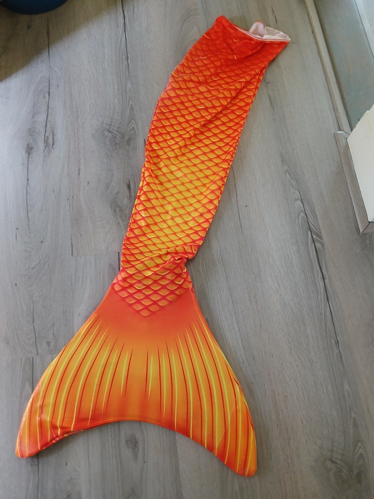 Zeemeerminstaart met monovin - Oranje/Geel - Maat 10, Ophalen of Verzenden, Gebruikt, Mermaid Tails, Meisje