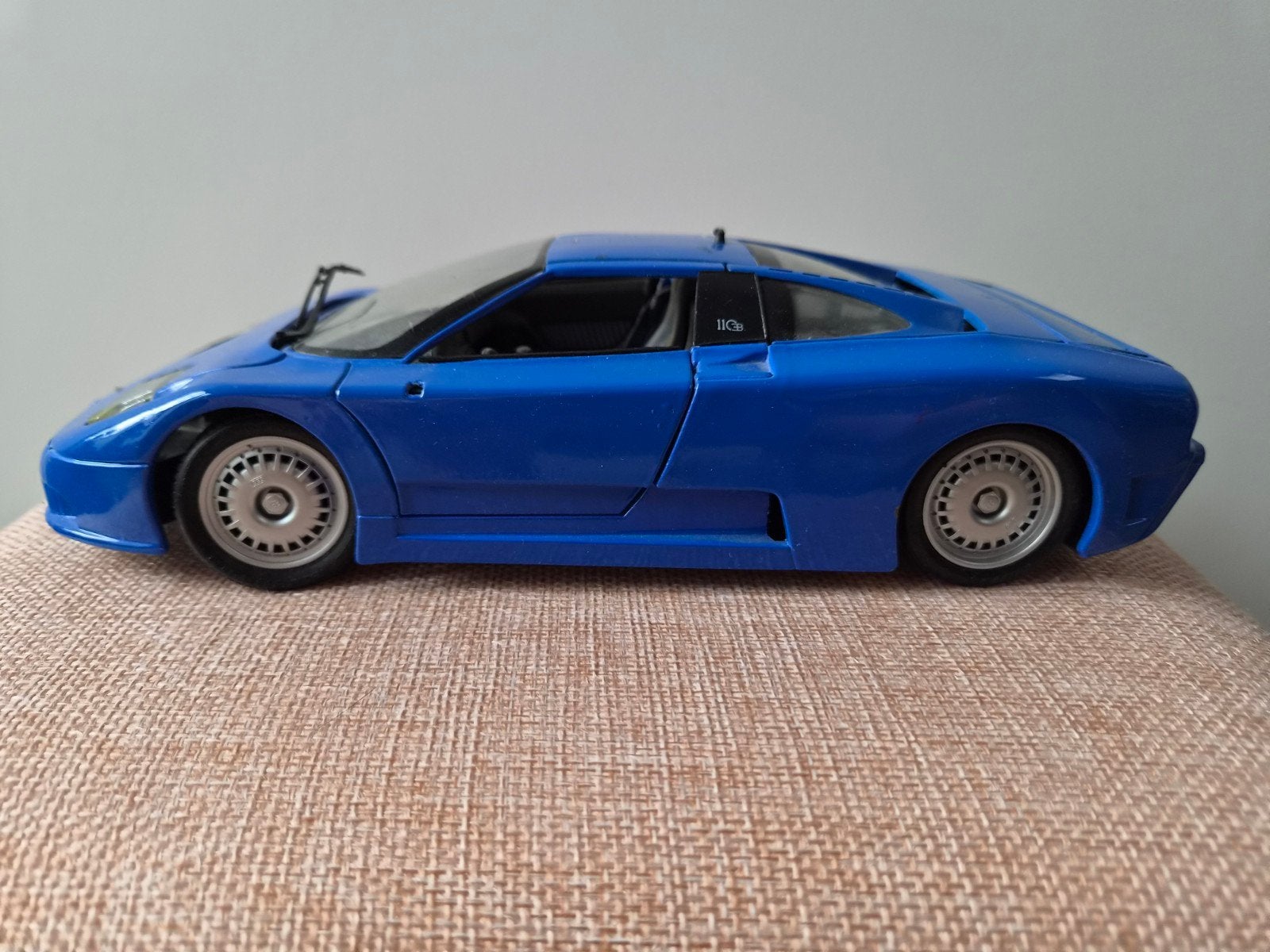 Bugatti EB110 (Blauw) – Schaalmodel, Ophalen of Verzenden, Gebruikt, Auto, Maisto