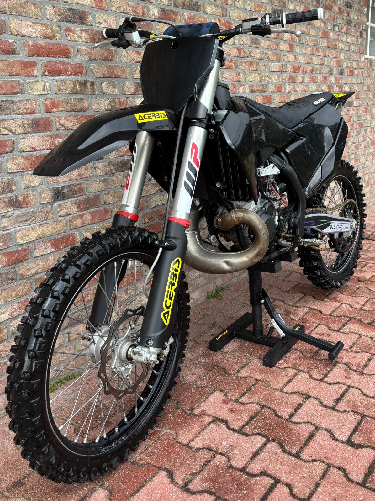 Husqvarna tc250, Fietsen en Brommers, Brommers | Crossbrommers, 250 cc, Zo goed als nieuw, 5 versnellingen, Ophalen