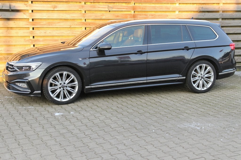 Volkswagen Passat Variant 1.5 TSI R-Line Business + / Navi /, Auto's, 730 kg, Euro 6, 4 cilinders, 150 pk