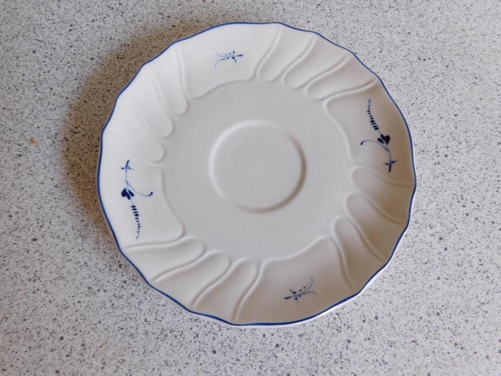Schotel 14 cm. Vieux Luxembourg Villeroy & Boch, Ophalen of Verzenden, Zo goed als nieuw, Overige stijlen, Kop(pen) en/of Schotel(s)