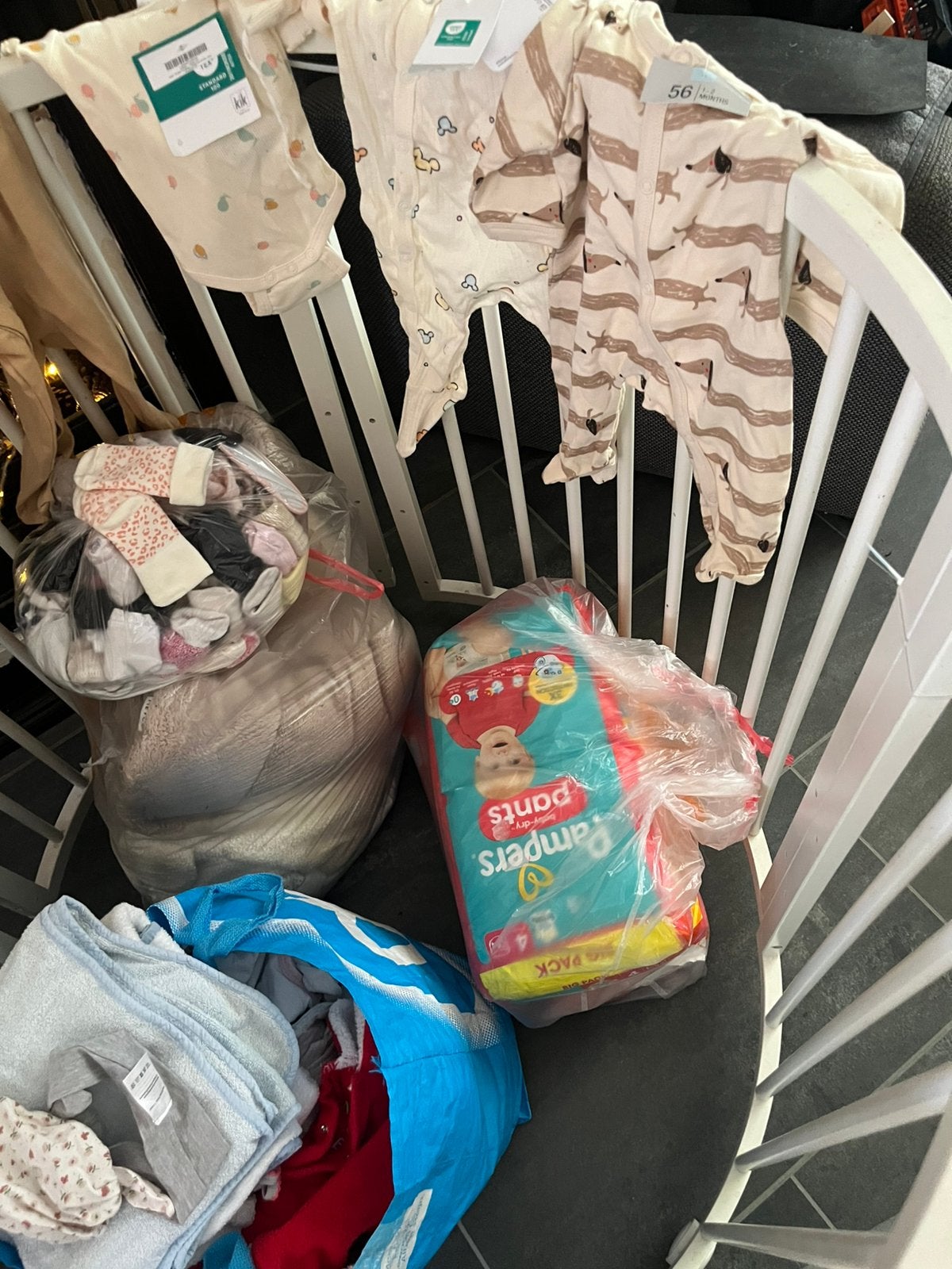 Baby box , en baby kleding ., Kinderen en Baby's, Ophalen, Zo goed als nieuw