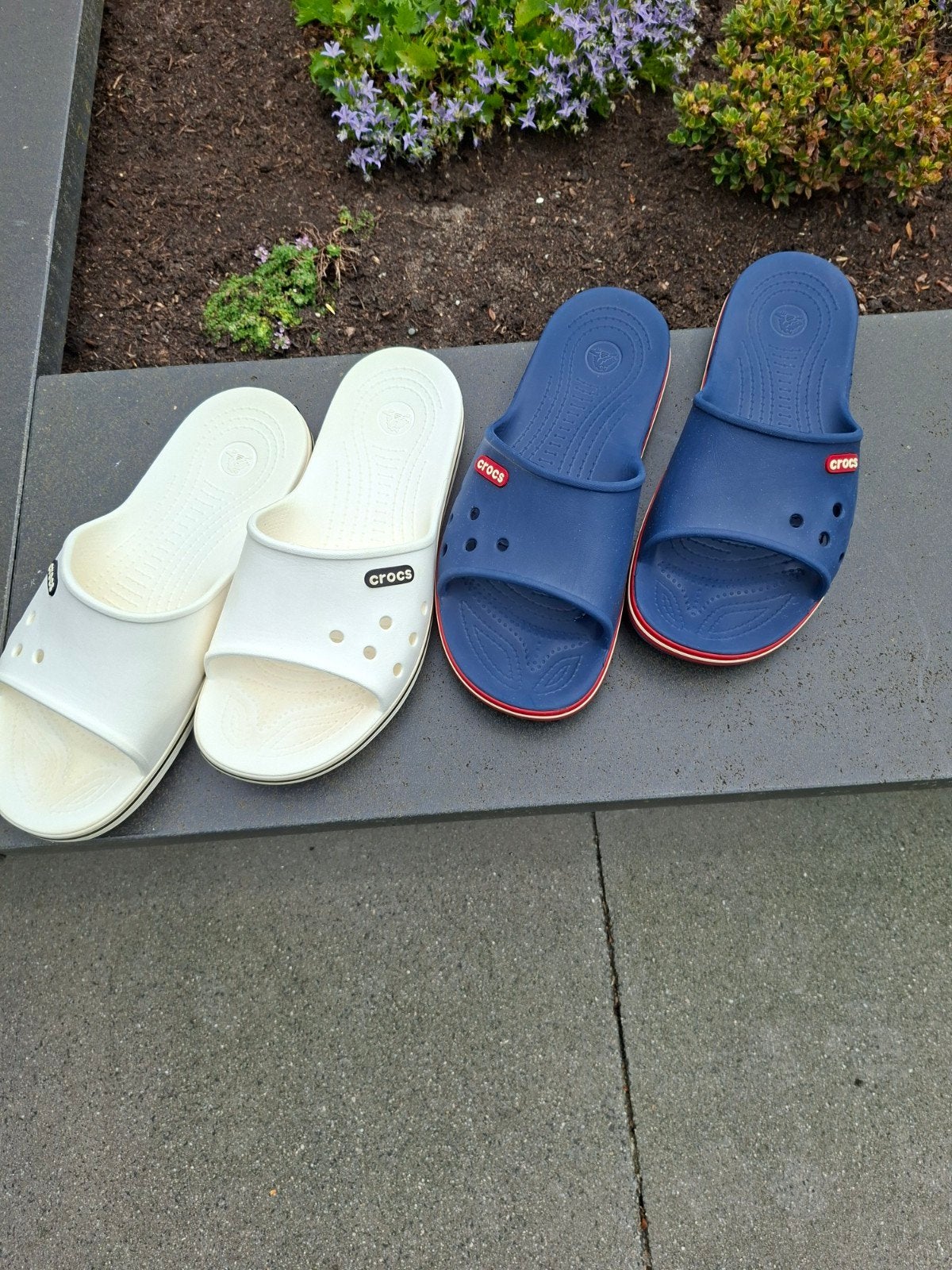 Te koop z.g.a.n. CROCS heren slippers. Maat 41/42, Ophalen of Verzenden, Zo goed als nieuw, Overige typen