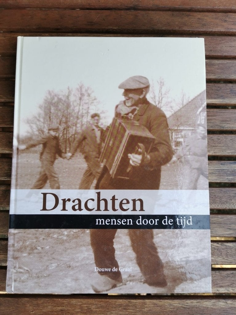 Drachten mensen door de tijd, Ophalen of Verzenden