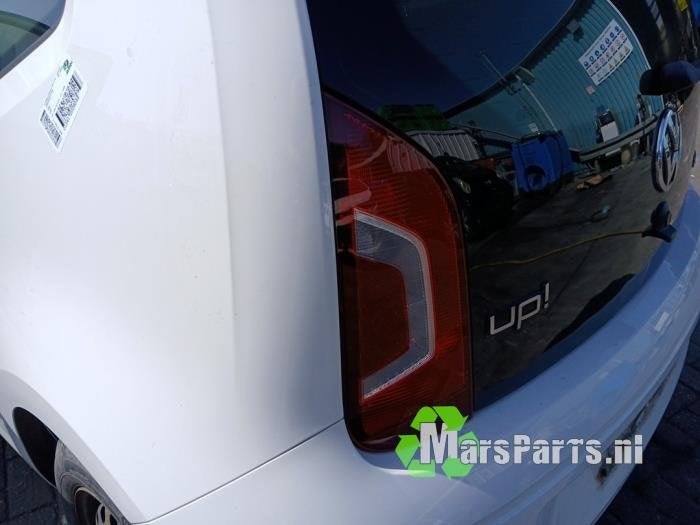 Achterlicht links van een Volkswagen UP, Gebruikt, -, Volkswagen, -