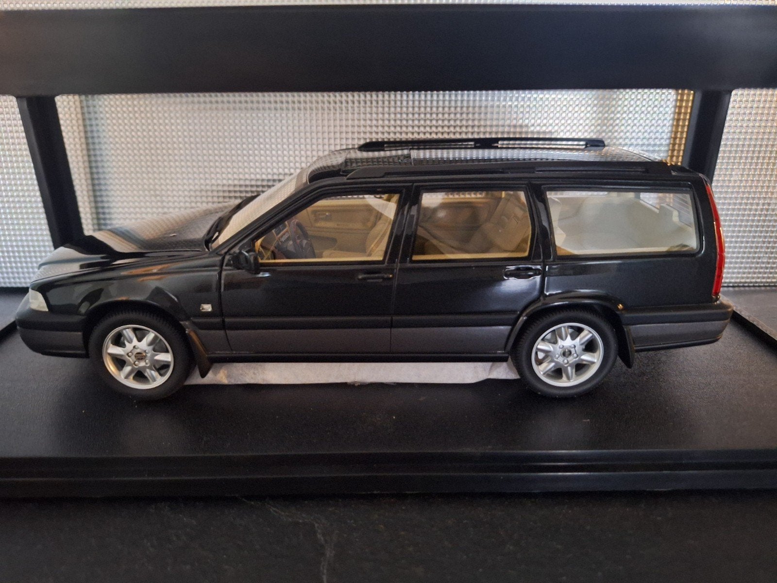Volvo V70 XC Cross Country 1996-1999 Schaal 1:18, Overige merken, Auto, Cult, Nieuw