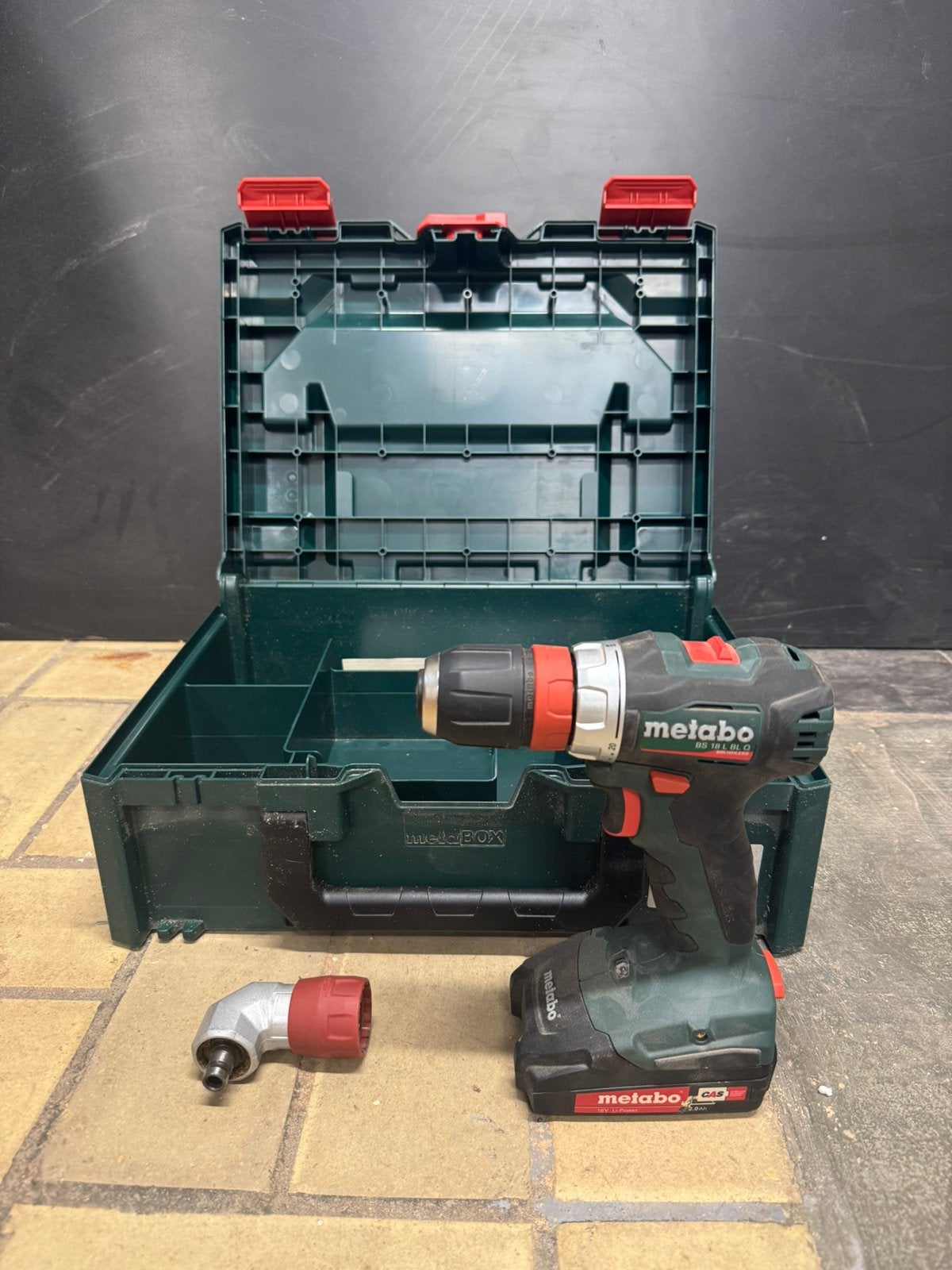 Metabo BS18LT BL schroefboor 2ah accu en haakse kop ZGAN, Doe-het-zelf en Verbouw, Ophalen of Verzenden, Zo goed als nieuw, Boor- en Schroefmachine