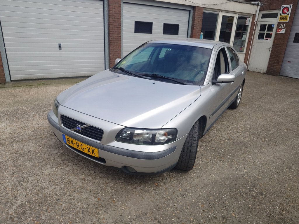 Volvo S60 2.4 Sports Edition, Airco, Cruise control, Trekhaa, Auto's, Volvo, Voorwielaandrijving, 1442 kg, Gebruikt, Zwart