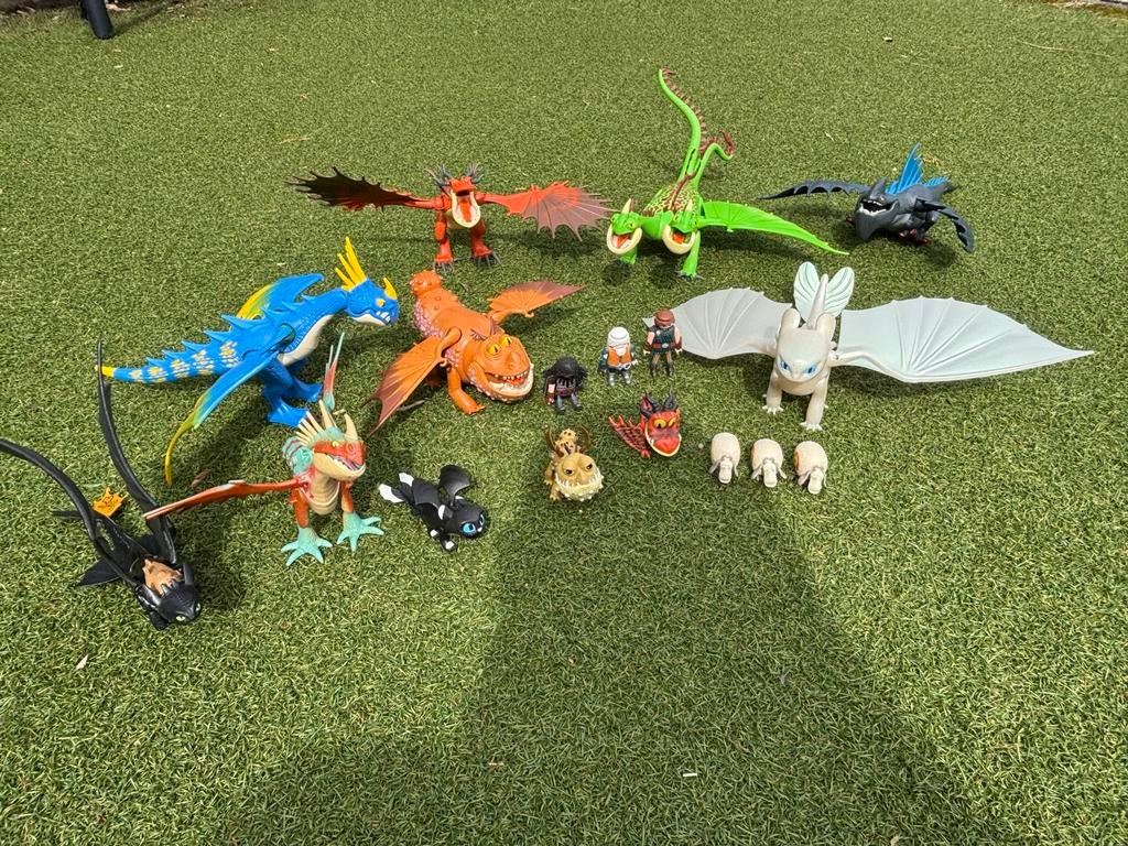 Grote collectie Draken uit Hoe Tem Je Een Draak, Ophalen, Gebruikt