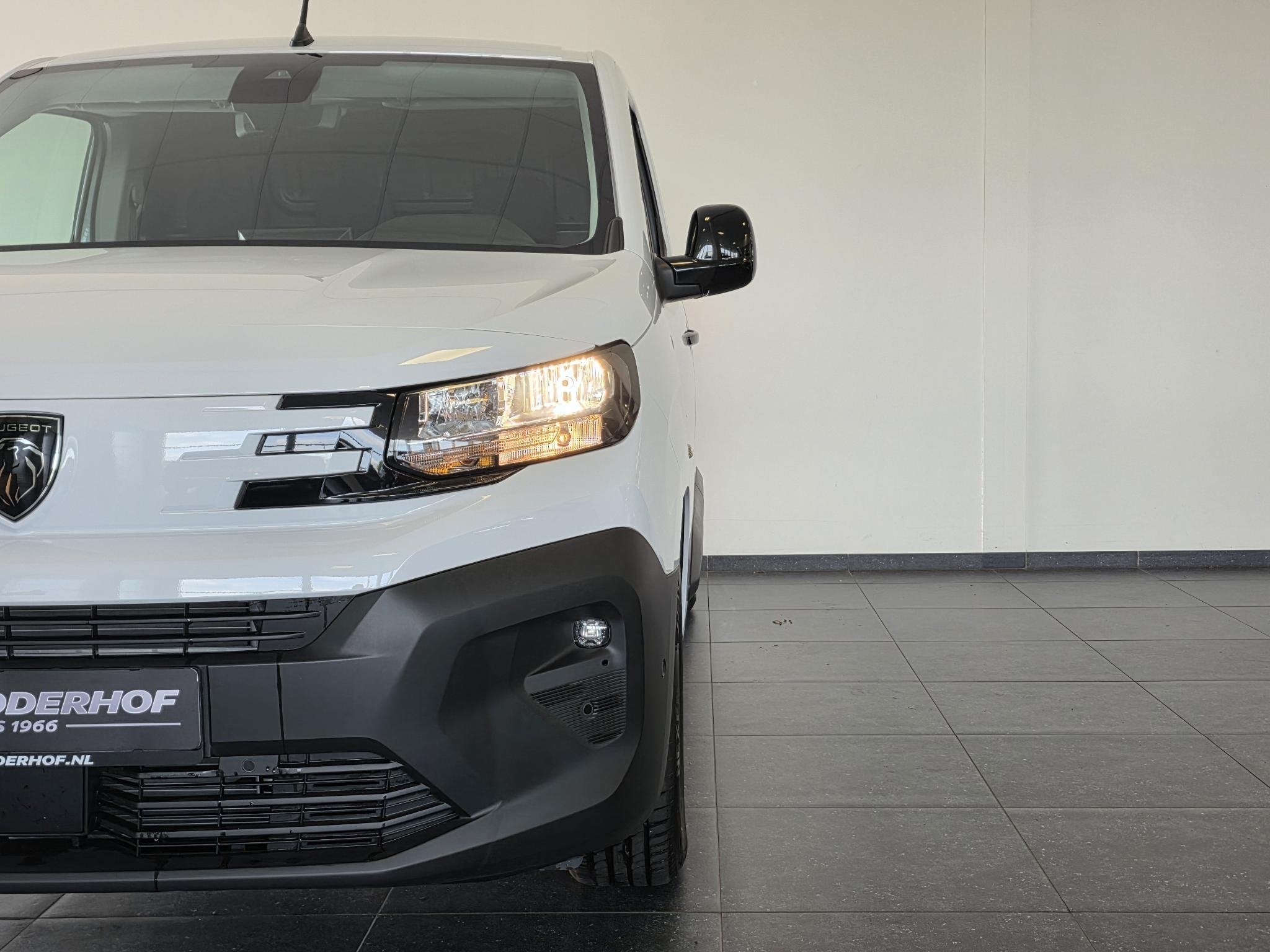 Peugeot Partner L1 1.5 BlueHDi 130 EAT8 S&S | Incl. BPM | Bo, Auto's, Dealer onderhouden, Stof, Gebruikt, Euro 6