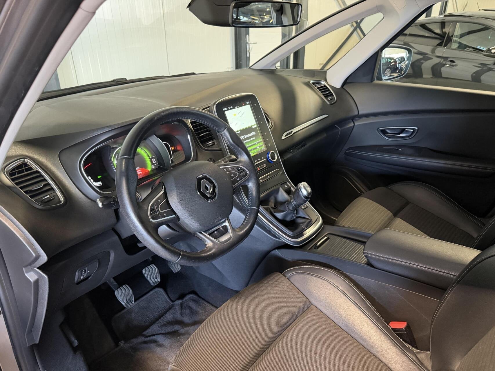 Renault Grand Scenic 1.2 TCe Intens 7 Persoons Cruise Navi, Auto's, Voorwielaandrijving, Gebruikt, Euro 6, 4 cilinders