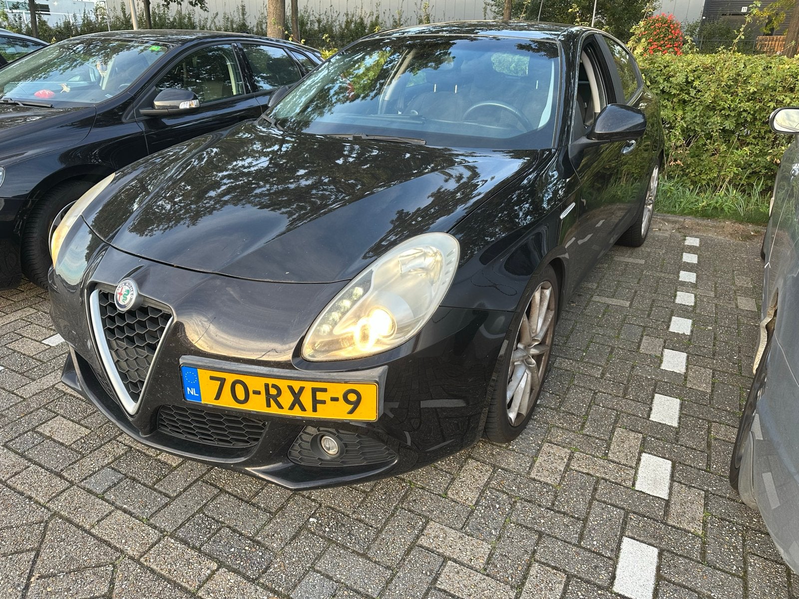 Alfa Romeo Giulietta 1.6 Jtdm 2011 Zwart, Voorwielaandrijving, 4 cilinders, Origineel Nederlands, 140 €/maand