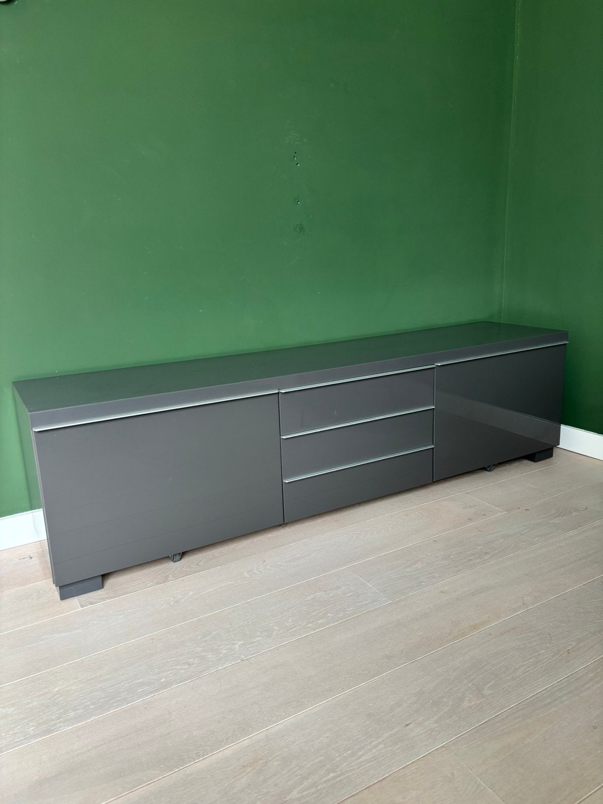 Tv meubel grijs (ikea), Ophalen, Gebruikt, 150 tot 200 cm, Minder dan 100 cm