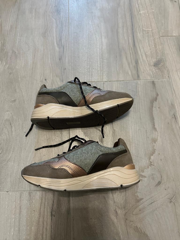 Nieuwe sneakers. Maat 37., Overige kleuren, Nieuw, Ophalen of Verzenden, Sneakers of Gympen