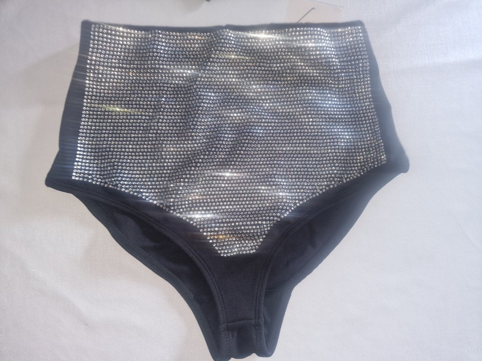 hotpants, Verzenden