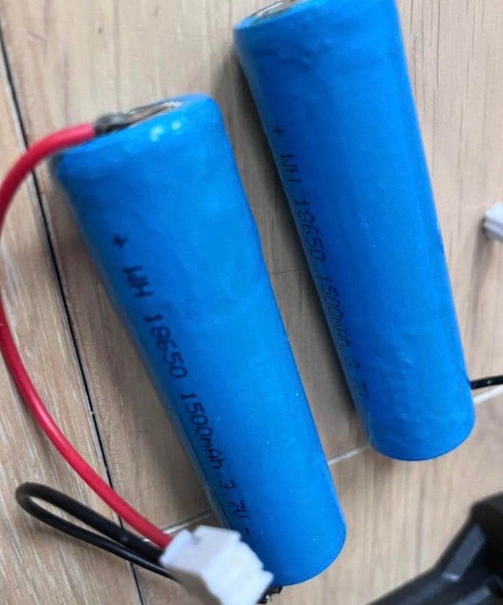2x 18650 Oplaadbare batterijen 1500mAh 3.7V, Ophalen of Verzenden, Zo goed als nieuw, Oplaadbaar