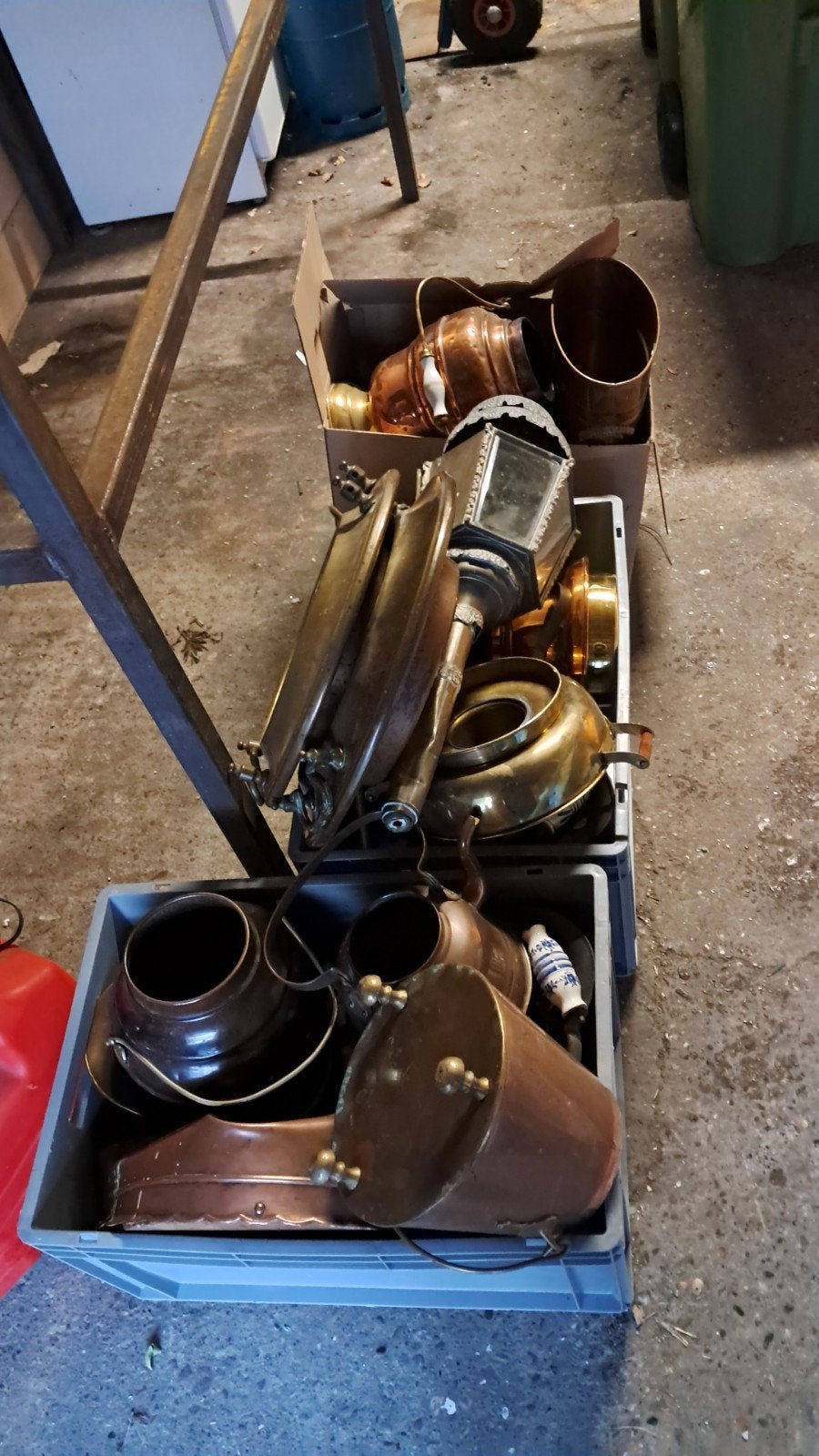 Diverse koperen en bronzen voorwerpen oud ijzer, Ophalen, Koper