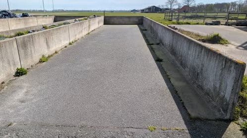 Gezocht: Sleufsilo/Keerwanden/Verhard buitenterrein te huur, Dieren en Toebehoren, Hengst