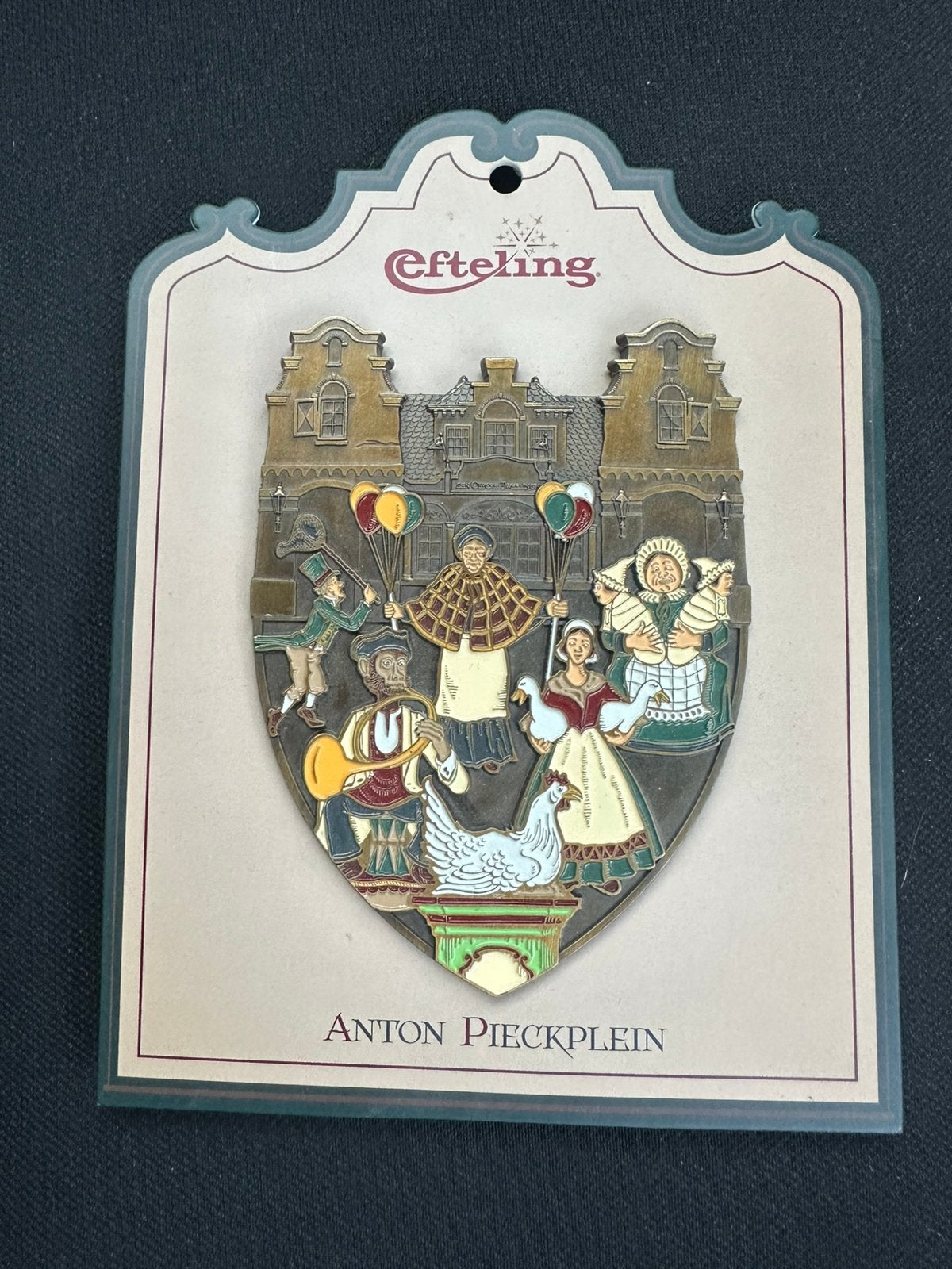 Efteling pin reuzen pin Anton Pieckplein, Ophalen of Verzenden, Zo goed als nieuw, Button of Speldje