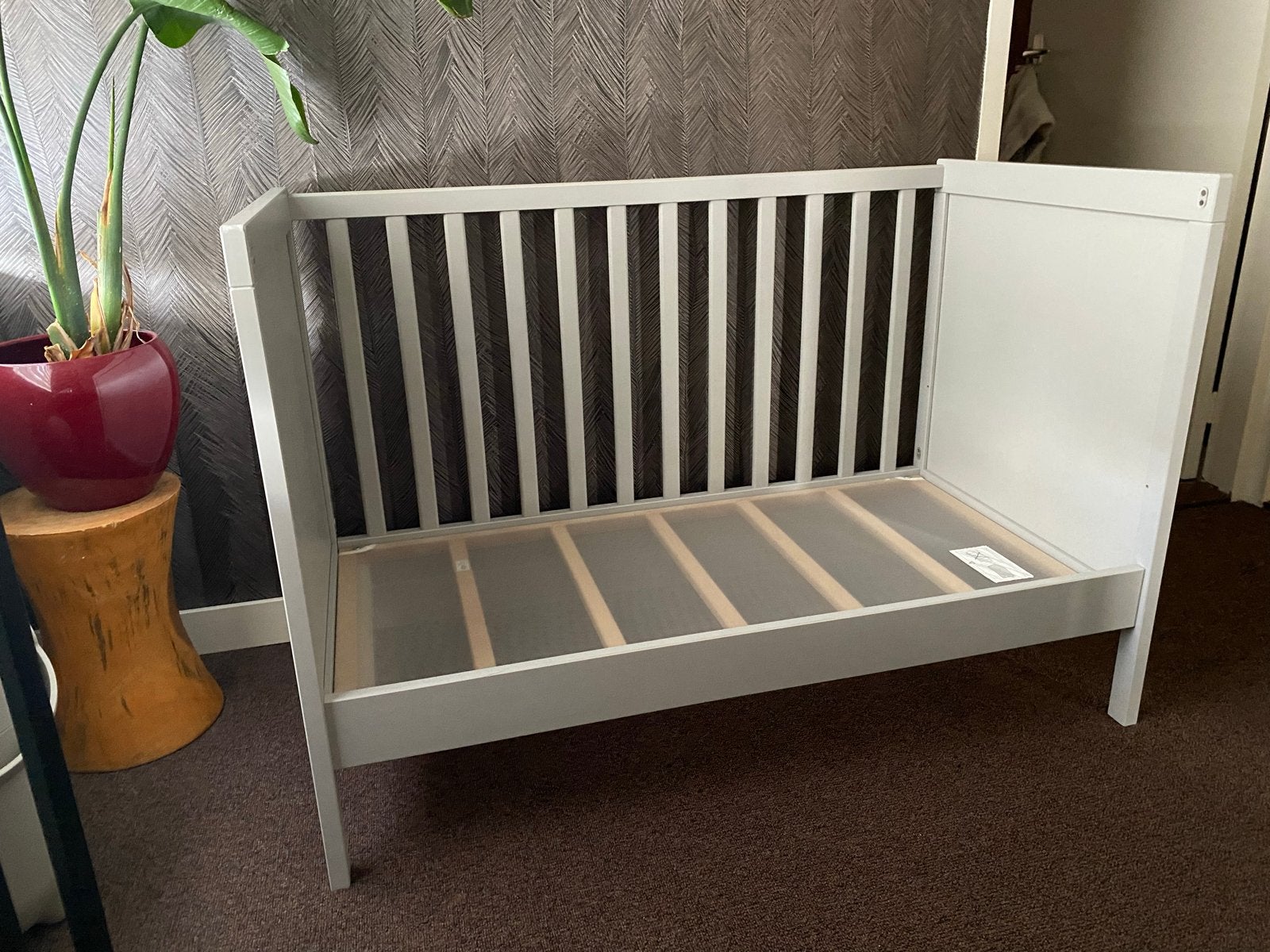 IKEA Sundvik ledikant / Kinderbedje, Huis en Inrichting, Ophalen, Gebruikt, Eenpersoons, Grijs