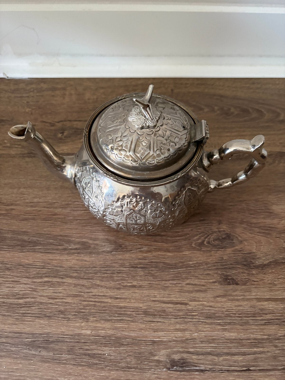 Antieke Marokkaanse Theepot - Zilverkleurig met Gravures, Ophalen, Zilver