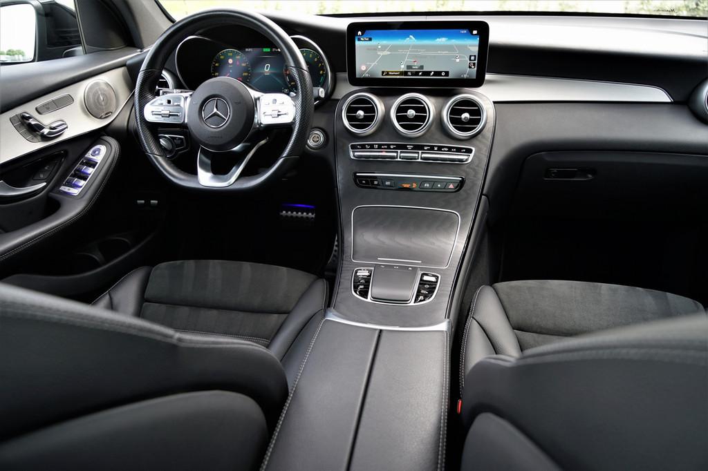 Mercedes-Benz GLC 300e 4matic AMG Pano Trekhaak Burmester Me, Automaat, Gebruikt, Zwart, 4 cilinders