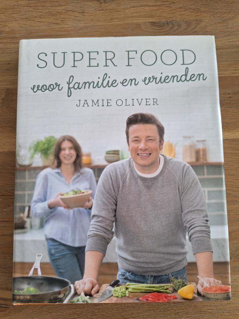 Super Food voor familie en vrienden - Jamie Oliver, Ophalen of Verzenden, Zo goed als nieuw, Overige gebieden