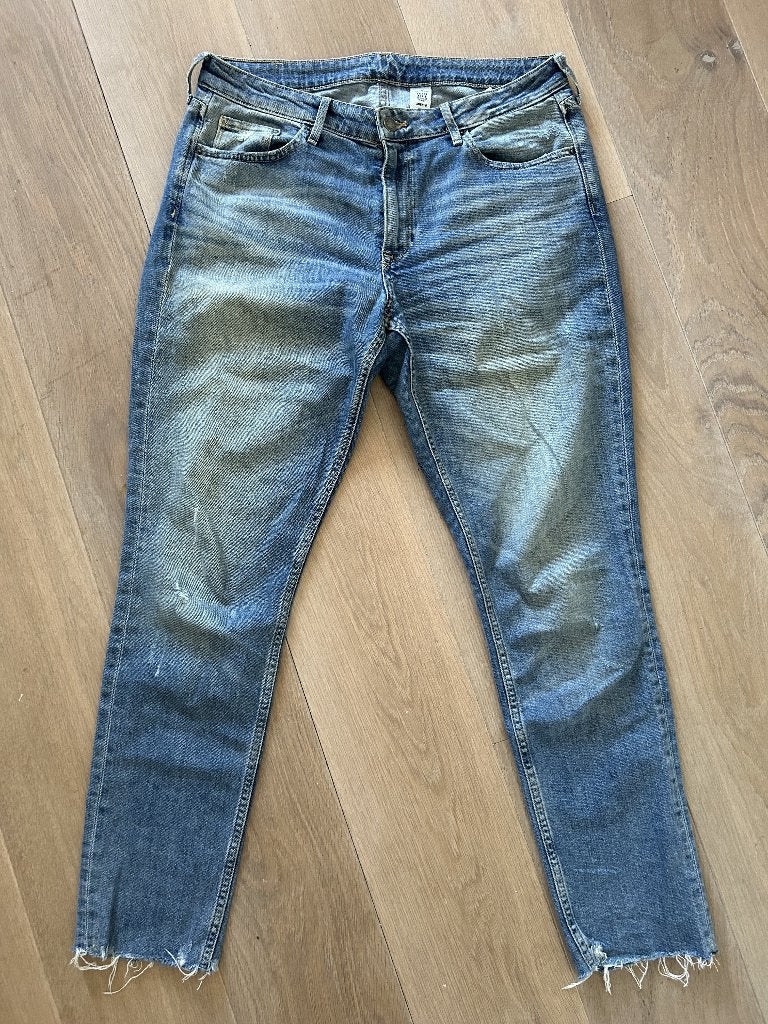 Jeans H&M - mt W32, Kleding | Dames, Ophalen of Verzenden, Zo goed als nieuw, Blauw, W30 - W32 (confectie 38/40)