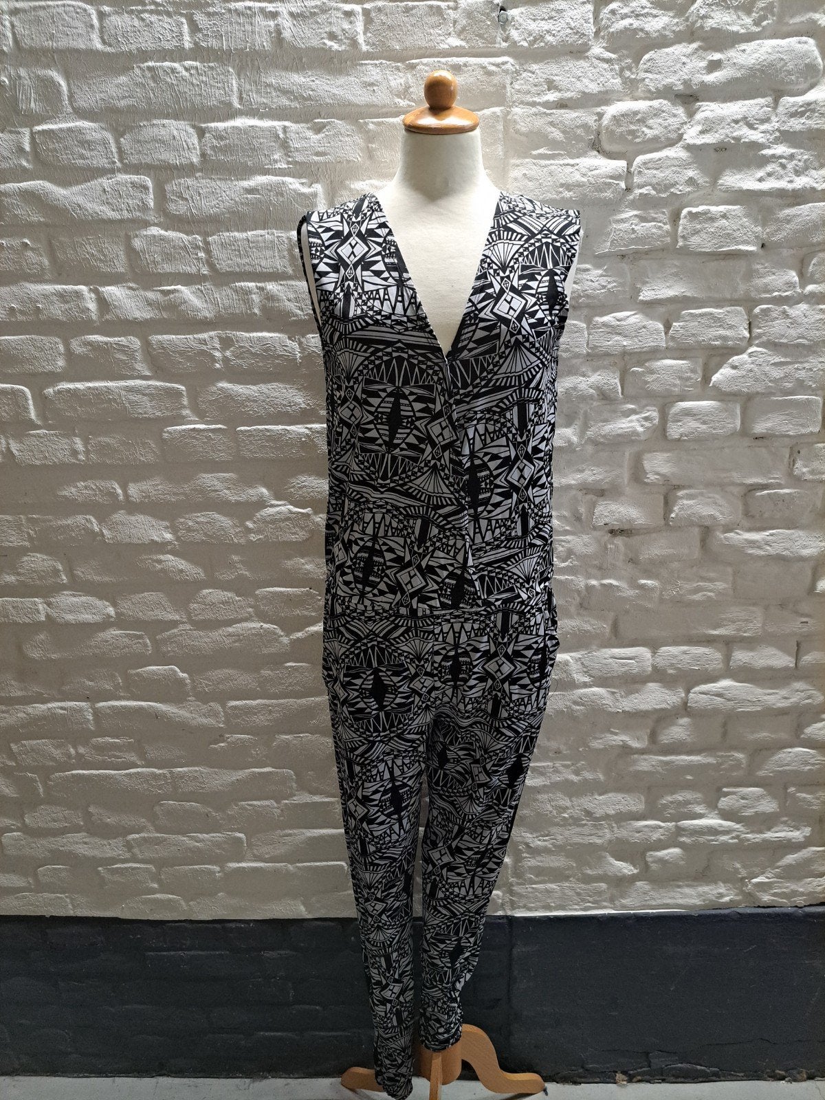 Coolcat jumpsuit zwart-wit print maat 36, Kleding | Dames, Jumpsuits, Zo goed als nieuw, Maat 36 (S), Zwart, Verzenden