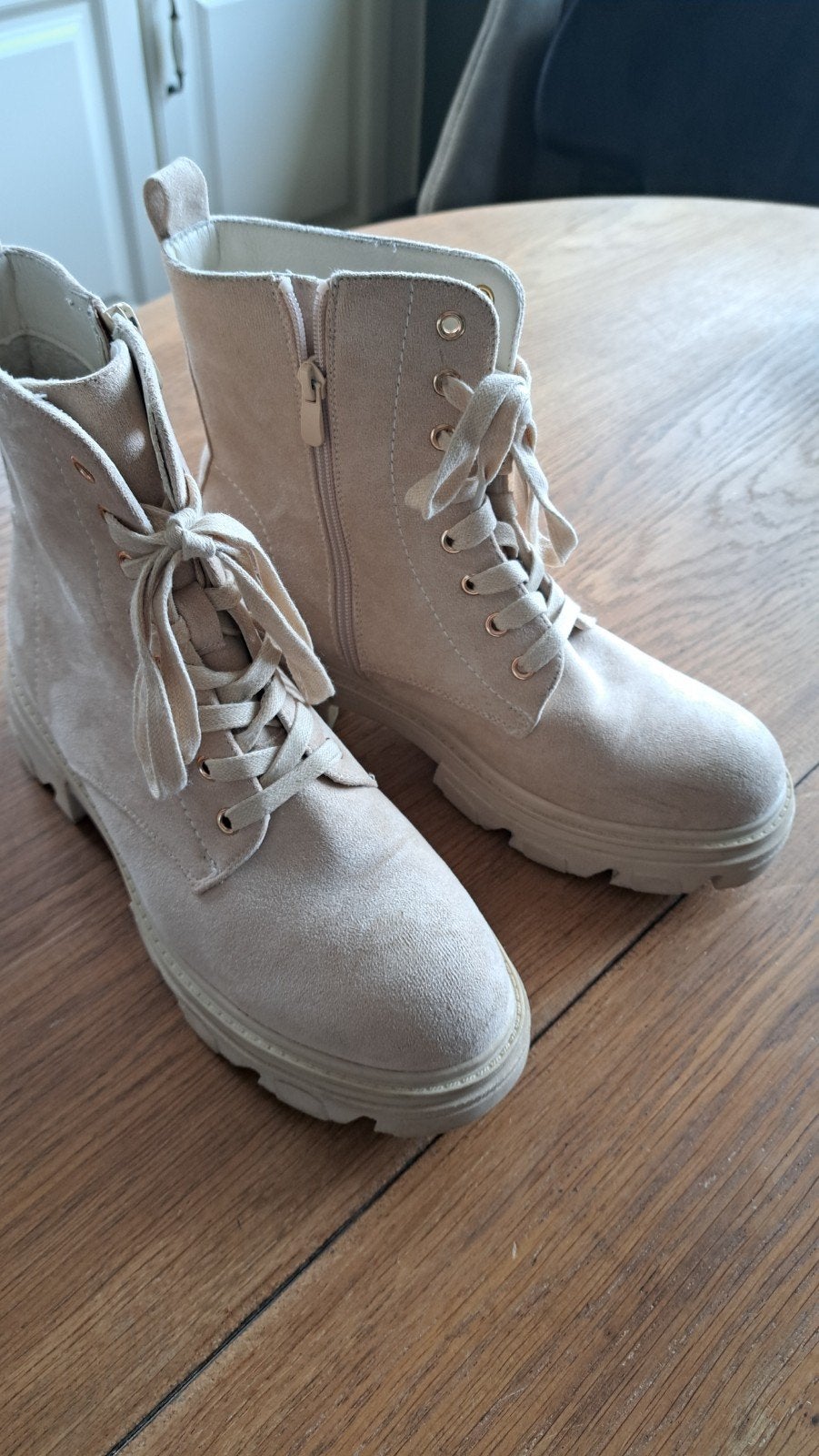 Beige dames booties mt 41, Verzenden, Beige, Lage of Enkellaarzen, Zo goed als nieuw