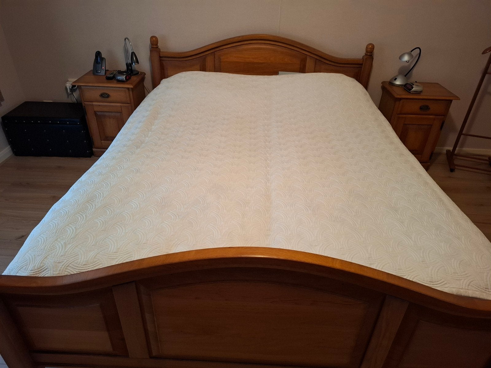 2 persoons bed, 2 x 80 cm. Elektrische bodems., Ophalen, Bruin, Tweepersoons, Zo goed als nieuw