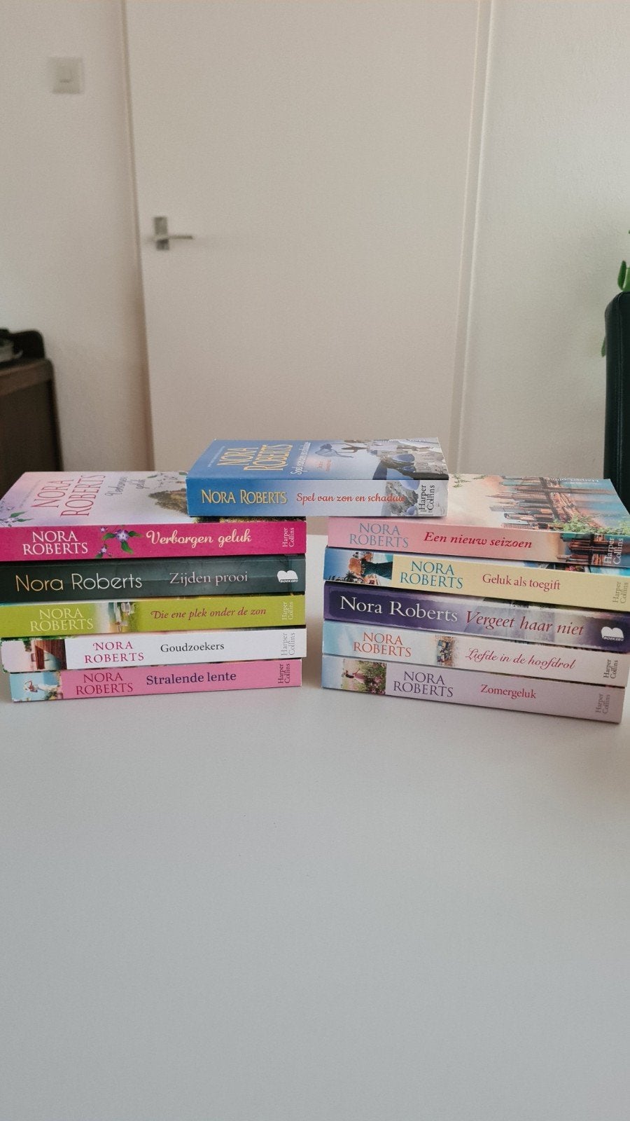 Nora Roberts boekenpakket - 11 romans, Boeken, Ophalen of Verzenden, Gelezen, Nora Roberts, Wereld overig