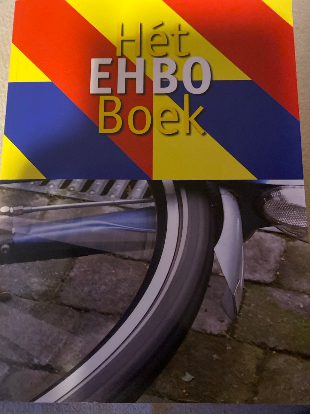 Hét EHBO Boek - Eerste Hulp Bij Ongelukken, Boeken, Ophalen of Verzenden, Beta, Zo goed als nieuw, Overige niveaus