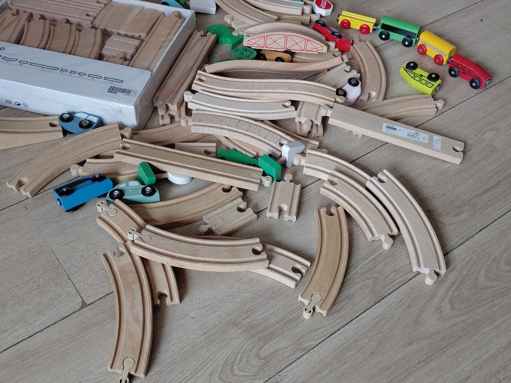 Houten treinbaan autobaan, Kinderen en Baby's, Speelgoed | Houten speelgoed, Ophalen, Zo goed als nieuw, Duw- of Trekspeelgoed
