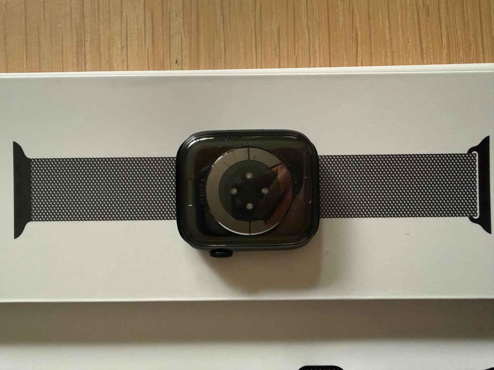 Foto 8 van Apple Watch Series 8 Midnight Aluminium 45mm + Milanese Band