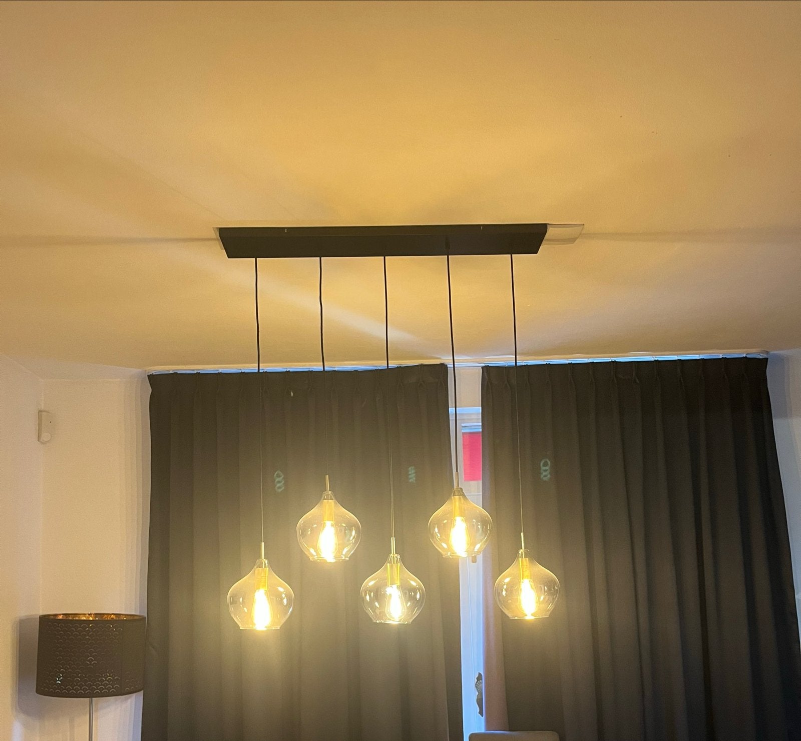 Moderne hanglamp met 5 glazen kappen, Ophalen, Zo goed als nieuw, Glas, 75 cm of meer