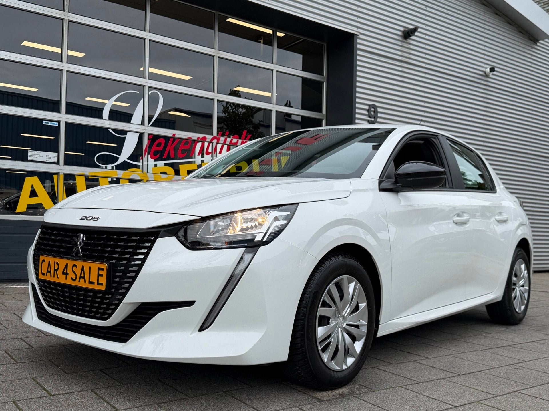 Peugeot 208 1.2 PureTech Active Pack 43.000 KM - Apple CarPl, Voorwielaandrijving, Dealer onderhouden, Stof, Gebruikt