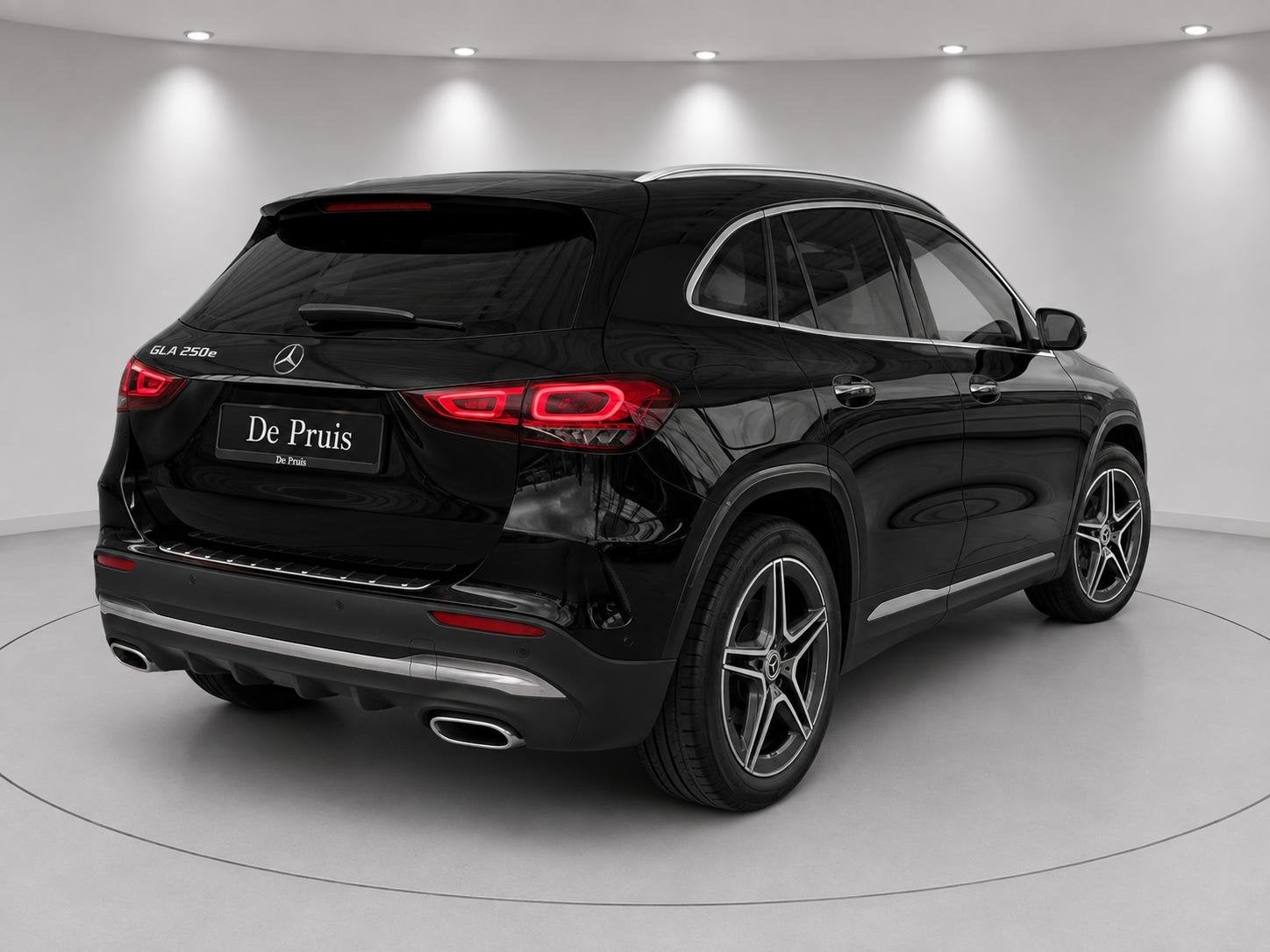 Mercedes-Benz GLA-klasse 250e AMG-line Distronic Multibeam P, Auto's, Mercedes-Benz, Zwart, Bedrijf, Hybride Elektrisch/Benzine