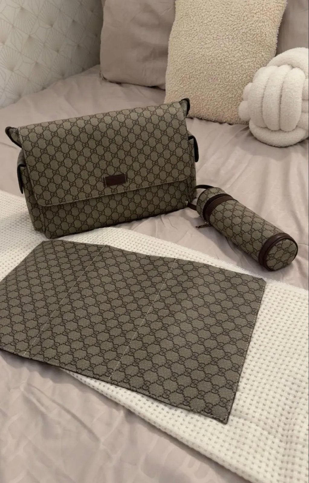 Gucci luiertas met verschoningsmatje en flessenhouder, Verzorgingstas, Bruin, Gucci, Zo goed als nieuw